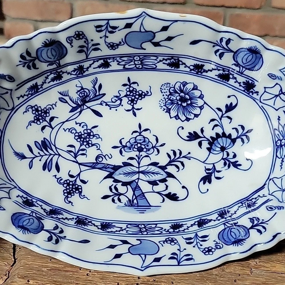 MEISSEN BLUE ONION 12